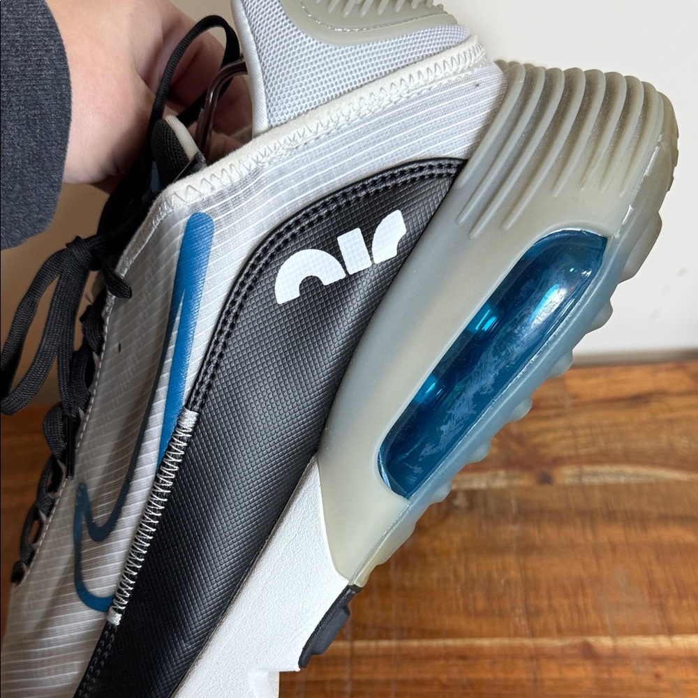 Nike Air Max 2090 White and Black with Blue Accents, Men’s 13 - Picture 4 of 8